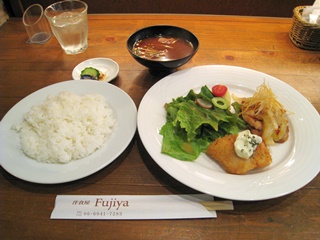 本日のランチ(三重県産サワラのフライ・国産豚ロースしょうが焼き)