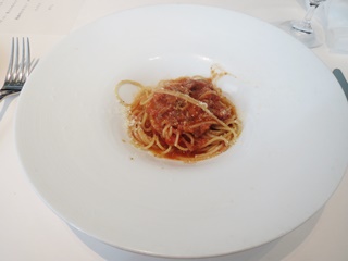 スパゲティ　豚ホホ肉のトマト煮込みソース