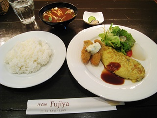 本日のランチ(三重県産カキフライ・スパニッシュオムレツ)