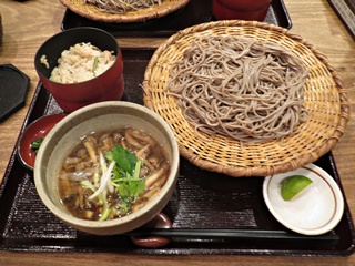 イベリコ豚と三種のきのこせいろそば定食