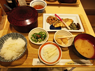 メバルの西京焼と野菜添え定食