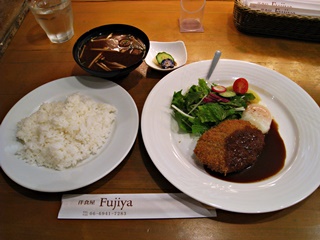 本日のランチ(ミンチカツ　温度玉子添え)