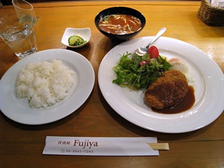 本日のランチ(ミンチカツ　温度玉子添え)