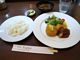 本日のランチ(帆立とエビのクリームコロッケ カレー風味・豚ヘレ一口カツ)