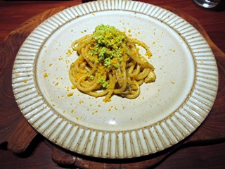 渡り蟹　茶豆　ミモレットチーズのスパゲットーニ