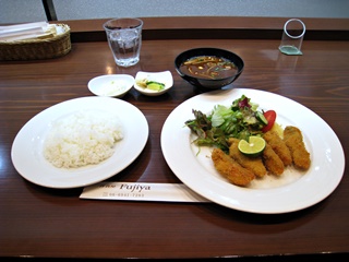 的矢産 カキフライ定食