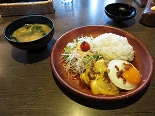 エッグバーグディッシュランチ(150g)+TPチーズ