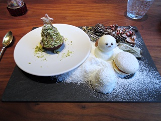 ピスタチオとチョコレート・雪だるま・ホワイトチョコレートのマシュマロ・あんぽ柿のマカロン