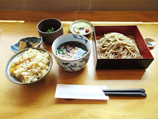 鯨さえずりせいろ＋炊き込みご飯(菊芋)