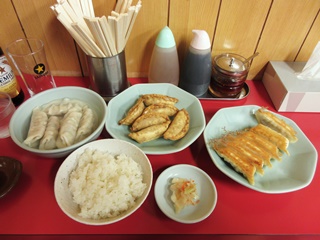 水餃子・揚餃子・焼餃子・ライス