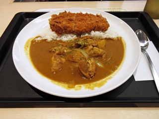 ロースかつマッサマンカレー