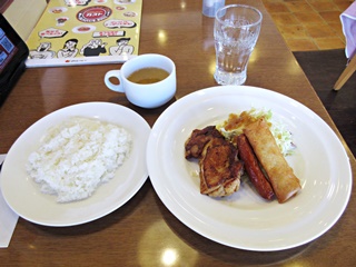 日替わりランチ(若鶏スパイス焼き＆ソーセージ＆春巻き)