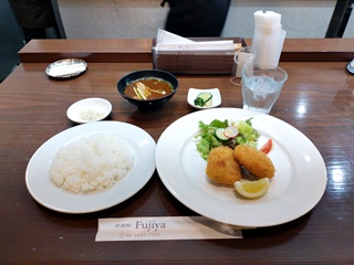 帆立とエビのクリームコロッケ(カレー風味)定食