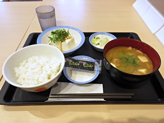 豚汁朝定食(冷奴)