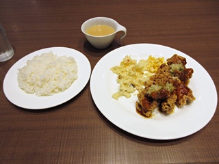 日替りランチＡセット(若鶏の竜田揚げ～グレイビーソース～)＋スープバー
