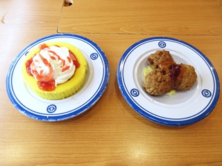 いちごホイップロールケーキ・スウェーデン王国 ミートボール