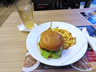 フライデーズチーズバーガー・ジンジャエール