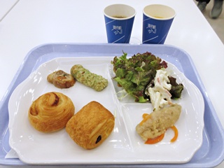 朝食バイキング