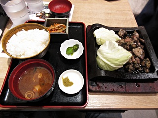 京赤地鶏もも炭火焼き御膳