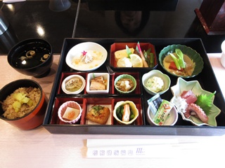 幕の内「すみれ」～雪～