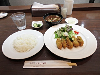 的矢産 カキフライ定食