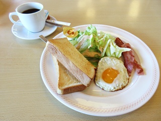 まんぞくモーニング(エッグプレート)