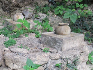 アマダユルアシカヌビーとシキヨダユルアマガヌビーの壷