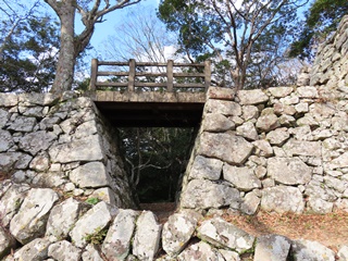 二の丸と本丸を繋ぐ廊下橋跡