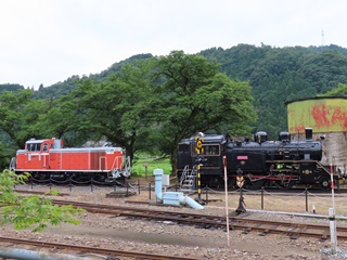 若桜鉄道若桜駅のC12 167とDD15 7