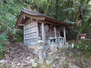 五合目にある中坂稲荷神社