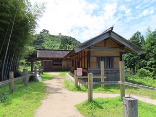 花の壇・復元建物