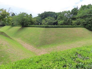 馬出し空濠