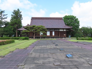 講堂東側