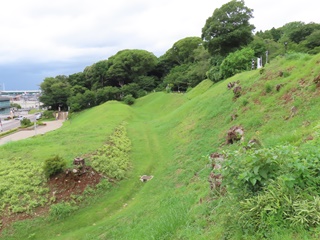 大手道付近の土塁
