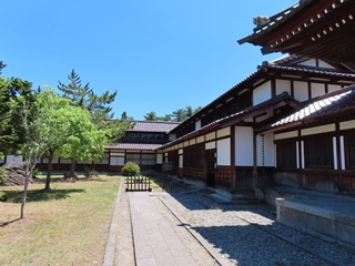 東塾