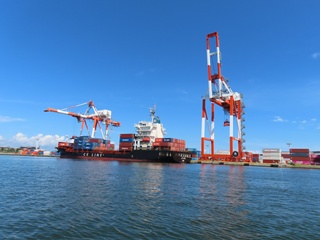 富山新港
