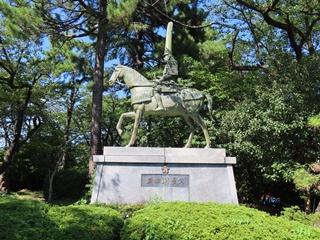 前田利長公像