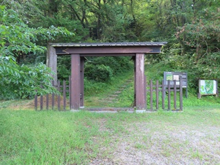 冠木門