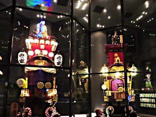 "仙波町　仙波二郎安家の山車"と"脇田町　家康の山車"