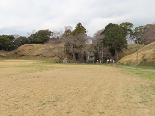 本丸大土塁と伝天守台