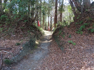 三ノ丸から権現曲輪への通路