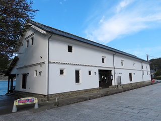 旧三角海運倉庫