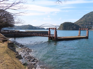 三角西港浮桟橋
