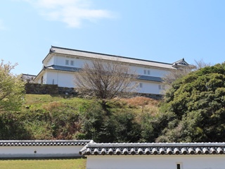 二の丸から本丸を望む