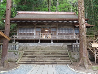 勅願殿